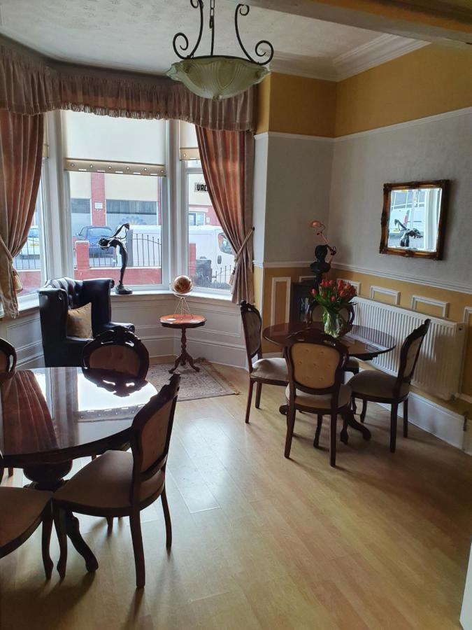 J'S Mayfair Guest House Blackpool Exterior photo